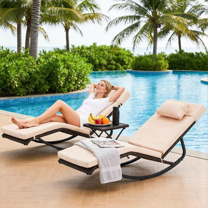 Set de 2 reposeras chaise lounge ZZWHOM junto a la pileta